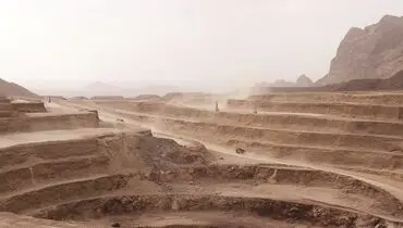 فصل پوست‌اندازی در معدن