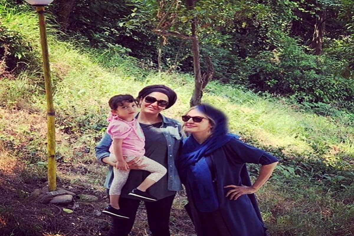 مهناز افشار و دخترش در کنار خانواده ی جدیدشان+عکس جنجالی