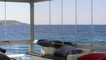 قیمت نصب شیشه بالکن در ساختمان و معرفی انواع آن