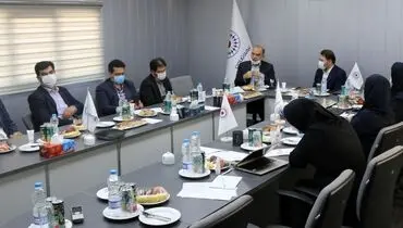 دکتر مظلومی نشان سیمین گرفت
