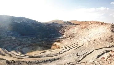 کار با شعار درست نمی‌شود