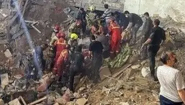 نجات ۷ کودک از زیر آوار ساختمان مسکونی نارمک؛ عملیات امداد ادامه دارد