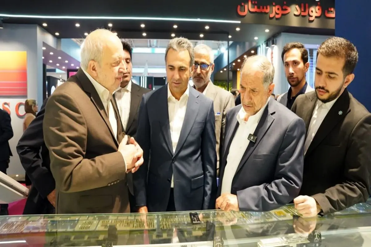 بازدید مهندس مصطفی نجار، رئیس قرارگاه اقتصادی وزارت دفاع و دکتر هدایت مدیر عامل غدیر از غرفه سالکو در ایران اکسپو ۲۰۲۵