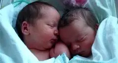 معجزه زندگی؛ تولد دوقلوهای فریز شده در بابل پس از ۶ سال