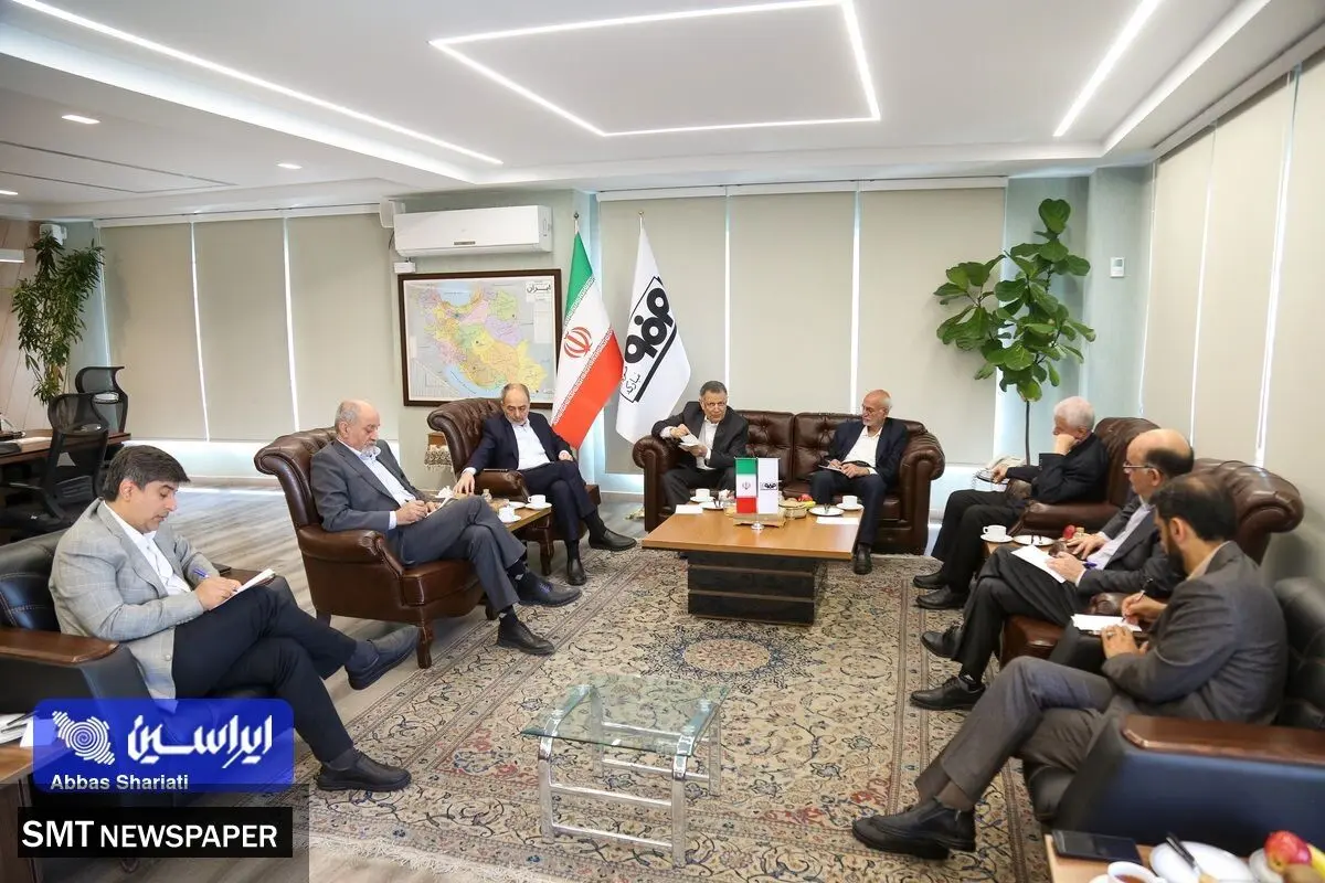 ۴۵ سال تجربه مدیریت فولاد مبارکه دور میز همدلی
