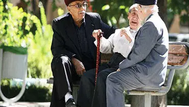 بازنشستگان معترض: مستمری ۲۰ میلیونی هم ما را در دهک ۸ گذاشتند