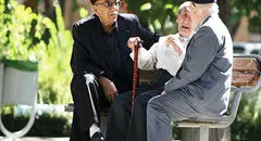 بازنشستگان معترض: مستمری ۲۰ میلیونی هم ما را در دهک ۸ گذاشتند