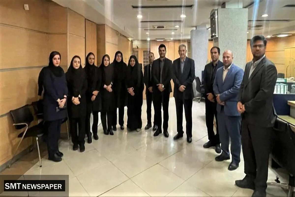 گپ و گفت مدیرعامل بانک سرمایه با همکاران شعبه کریمخان
