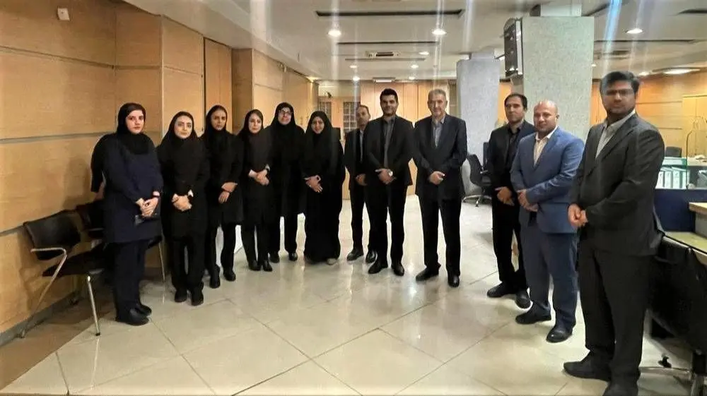 گپ و گفت مدیرعامل بانک سرمایه با همکاران شعبه کریمخان
