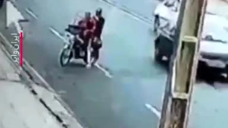 عامل گردنبندقاپی از مادر بچه به بغل دستگیر شد + فیلم