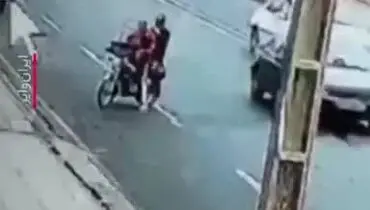 عامل گردنبندقاپی از مادر بچه به بغل دستگیر شد + فیلم