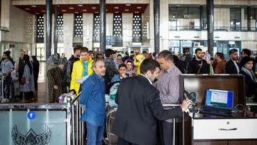 صدور کارت بانکی ریالی برای گردشگران خارجی