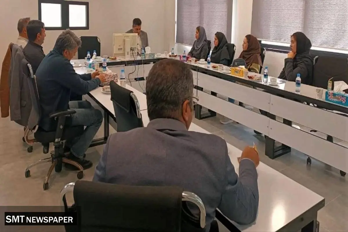 برگزاری نشست نمایندگان خراسان شمالی بیمه دی در شعبه بجنورد