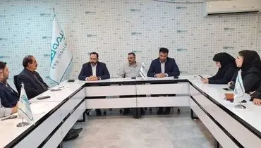 برگزاری نشست مشترک بیمه دی و کانون بازنشستگان کشوری در لرستان 