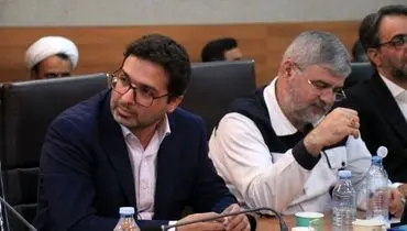 بازدید رئیس‌جمهور از غرفه فولاد هرمزگان در نهمین سفر استانی