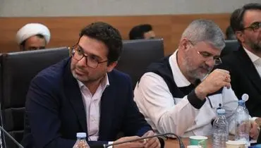 بازدید رئیس‌جمهور از غرفه فولاد هرمزگان در نهمین سفر استانی