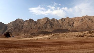 اتابک منجی معادن می‌شود؟