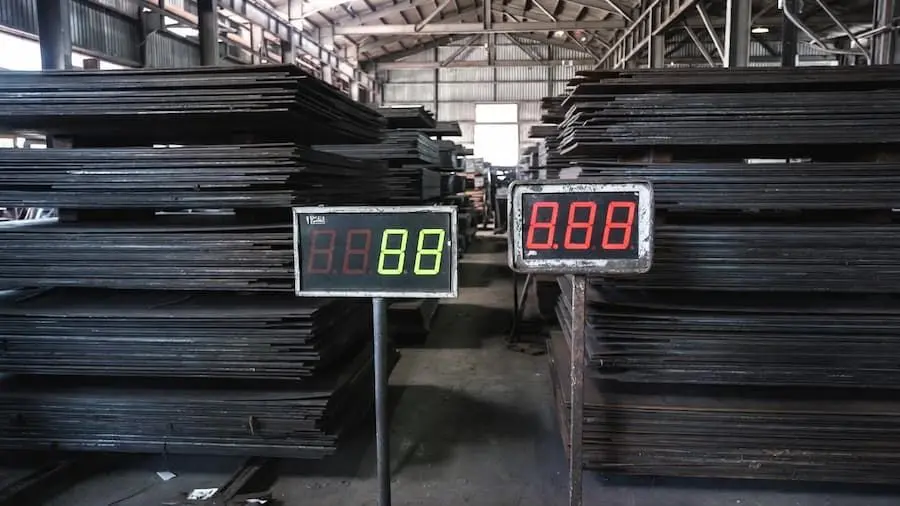 قیمت ورق سیاه «اعلامی» با قیمت «قابل خرید» چه تفاوتی دارد؟