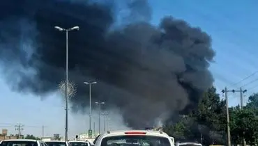 حریق گسترده در انبار بزرگ کارخانه موتورسیکلت مشهد؛ جزئیات حادثه