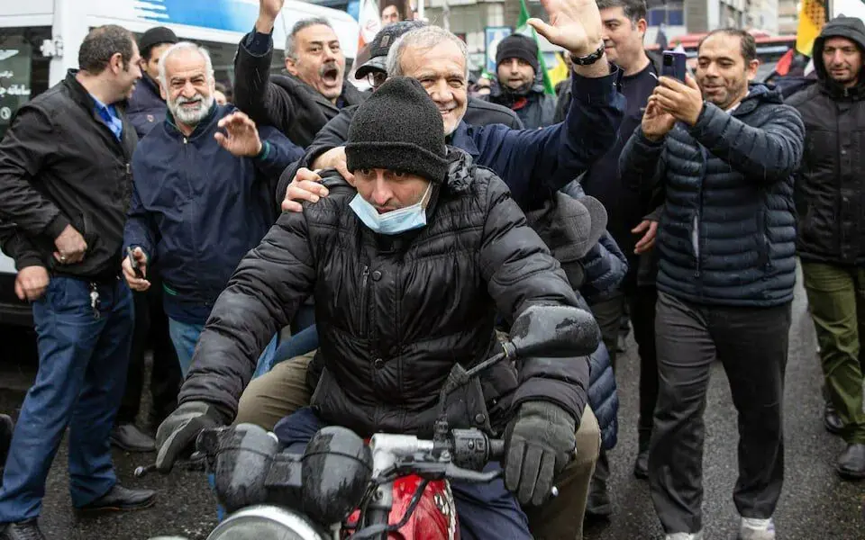 مردم شجاع، مسئولین شجاع و رهبران شجاع؛ ترکیب برنده ایران مقابل متجاوزان