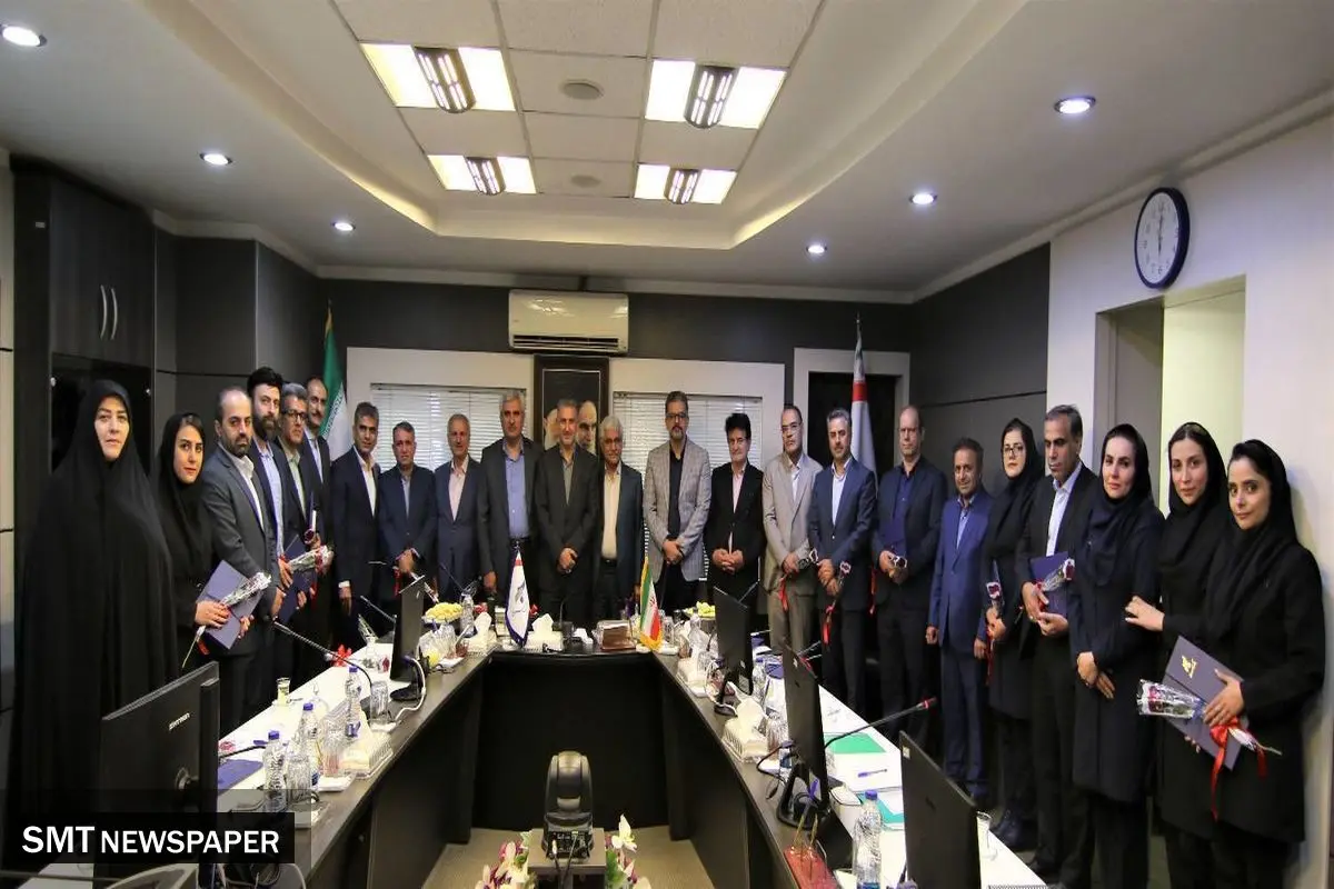 تقدیر بانک سرمایه از معلمان و اساتید در روز معلم ۱۴۰۵