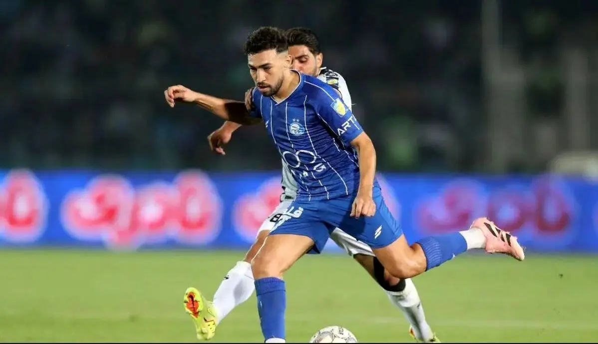 منیر به عشق پیراهن قرمز، آبی پوشید!