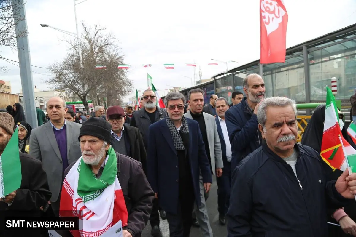 حضور پرشور خانواده بزرگ بیمه ایران در راهپیمایی ۲۲ بهمن