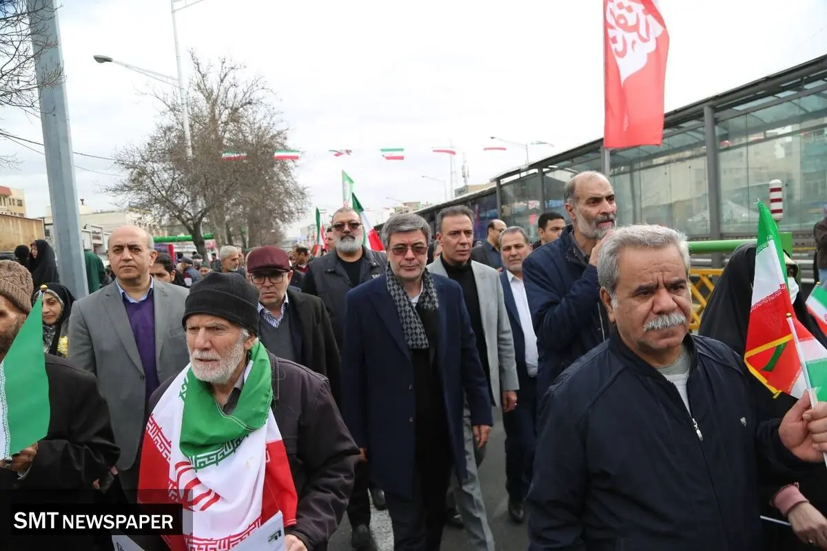 حضور پرشور خانواده بزرگ بیمه ایران در راهپیمایی ۲۲ بهمن