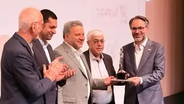 حاتمی مدیر برجسته صنعت فولاد کشور در سال ۱۴۰۴ در بخش دولتی و عمومی  شد