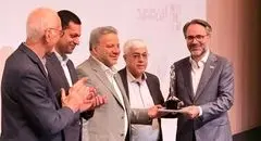 حاتمی مدیر برجسته صنعت فولاد کشور در سال ۱۴۰۴ در بخش دولتی و عمومی  شد