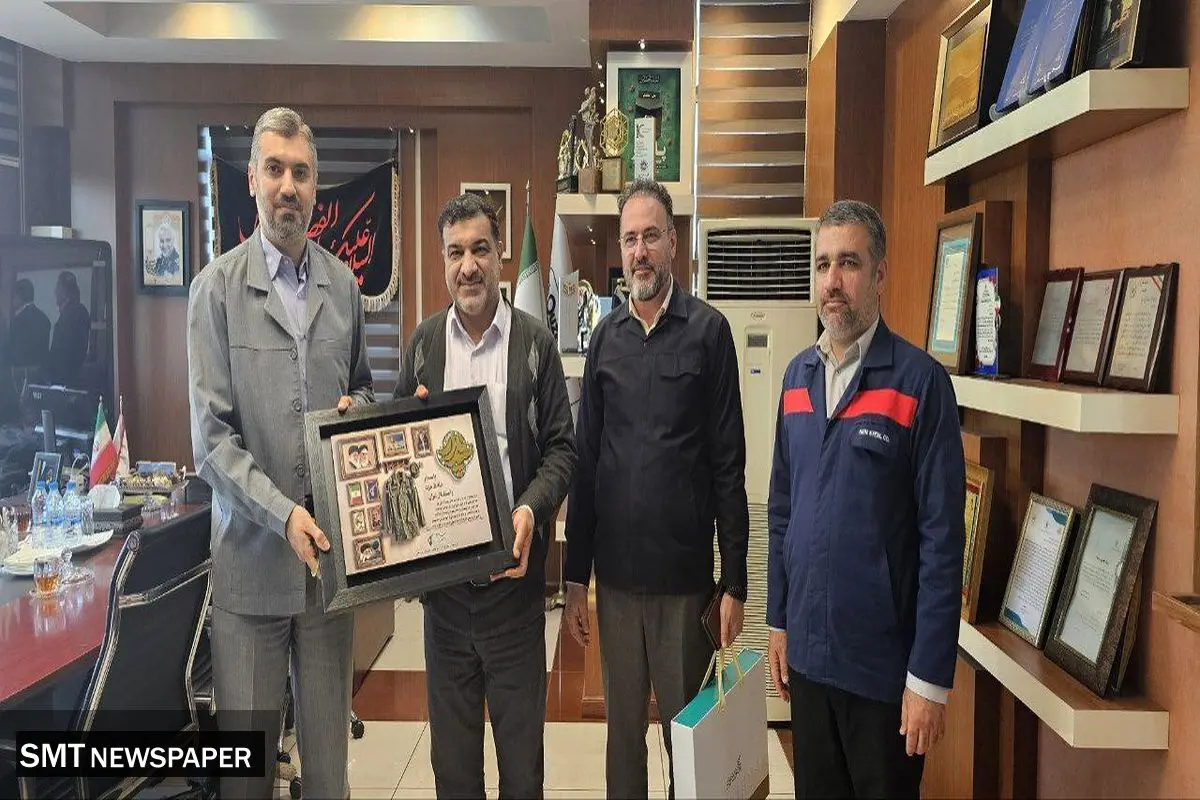دیدار فرمانده حوزه مقاومت بسیج شهید بقایی با مهندس محمدی مدیر عامل شرکت فولاد اکسین خوزستان