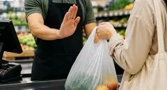 نایلون در فروشگاه‌ها سهمیه‌ای شد!