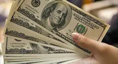 کارمزد عجیب دلالان دلار / قیمت آزاد تا ۱۶۹ هزار تومان بالا رفت