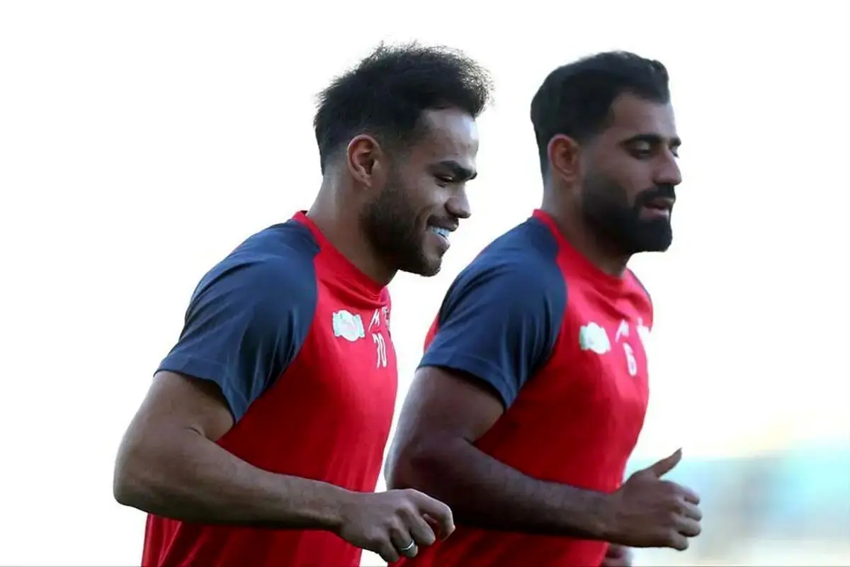 اوستون اورونوف با پرسپولیس در افتاد!