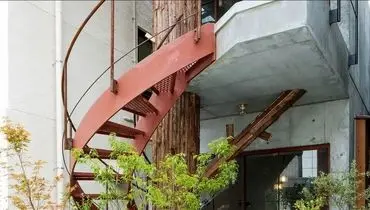 خانه‌ای شگفت‌انگیز در ژاپن؛ معماری نوآورانه روی زمین ۳۹ متری + عکس