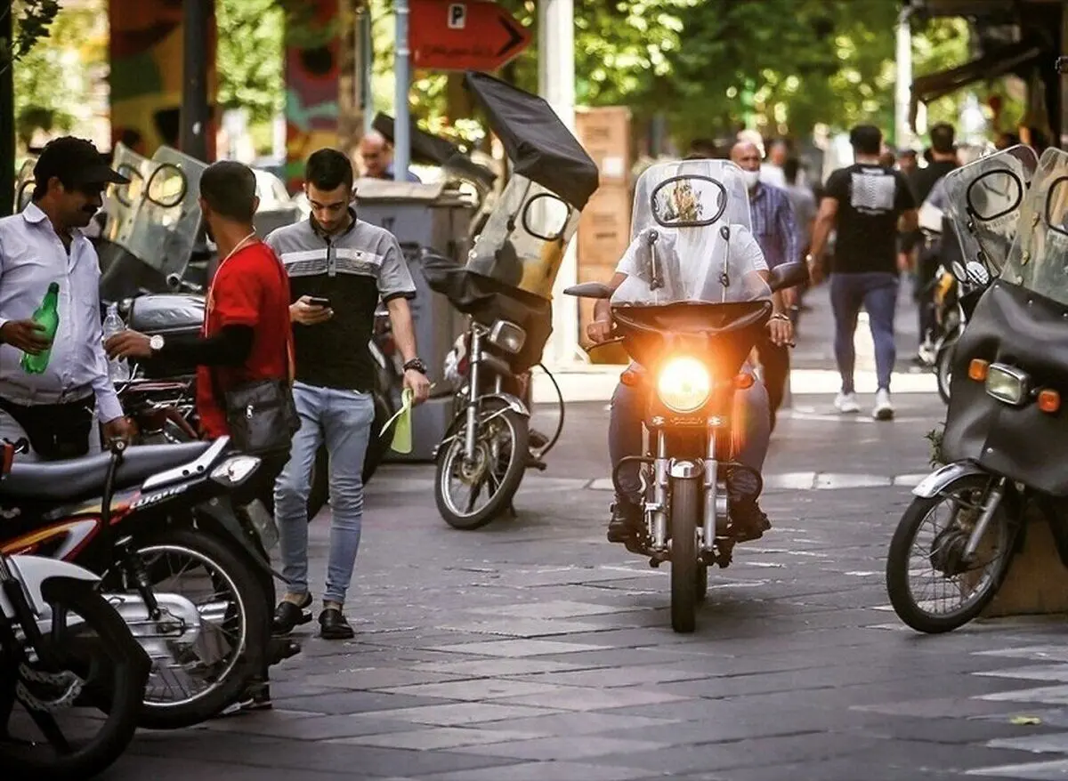 پیک‌های موتوری در تله بنزین ۱۰ هزار تومانی