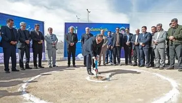 عملیات اجرایی پروژه ۴۳۲ واحدی مسکن کارگری کویرتایر آغاز شد
