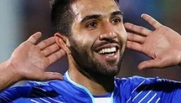 فرشید اسماعیلی با پیراهن فجر مقابل استقلال بازی می کند