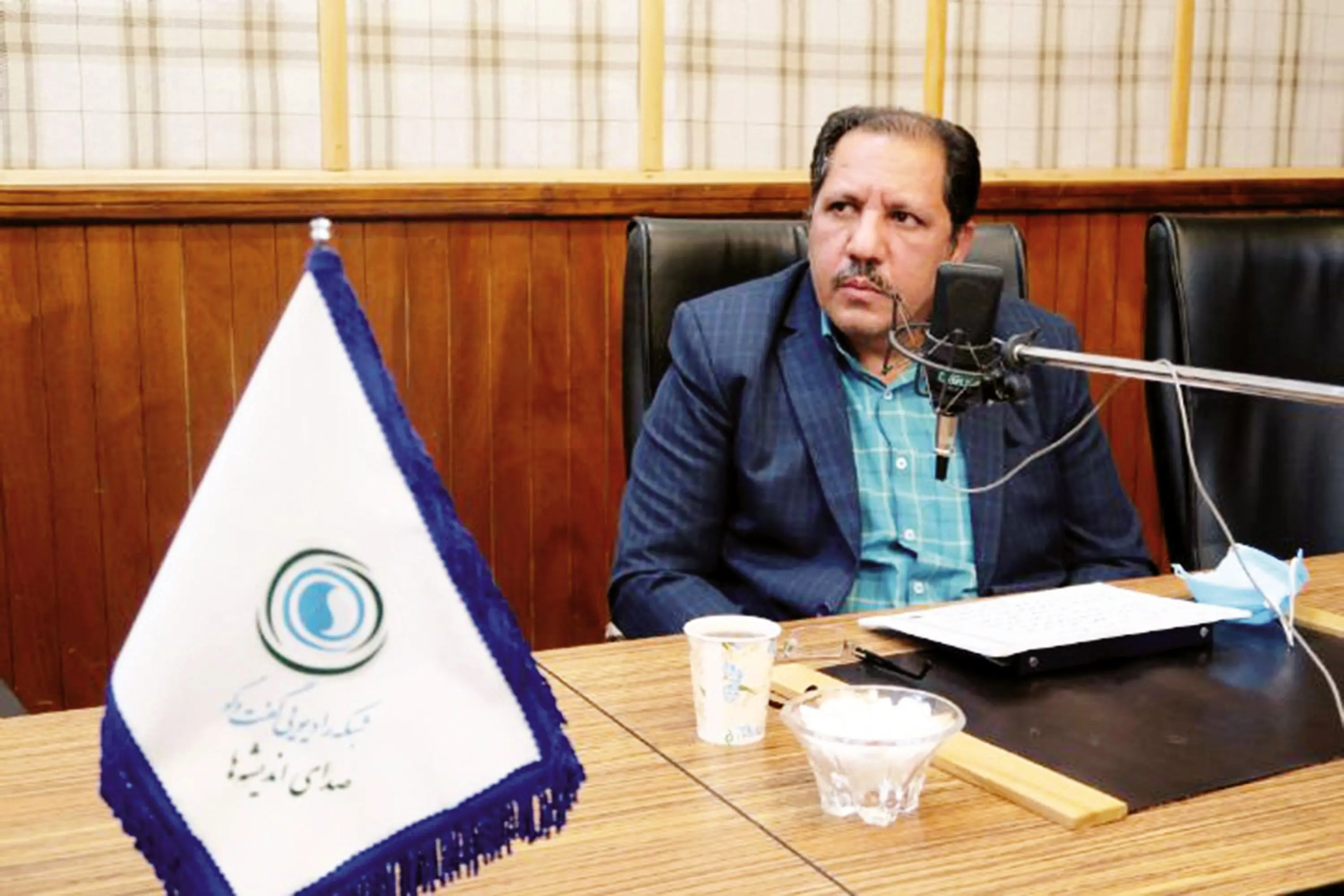 اقتصاد سردرگم در کلاف سیاست