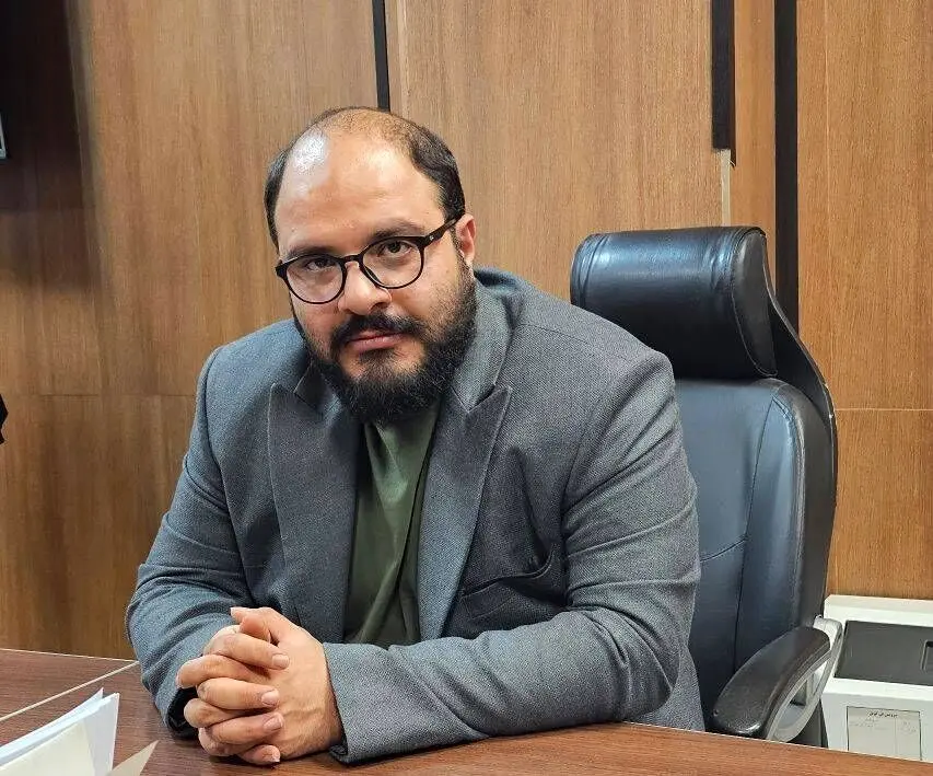 ی ۴