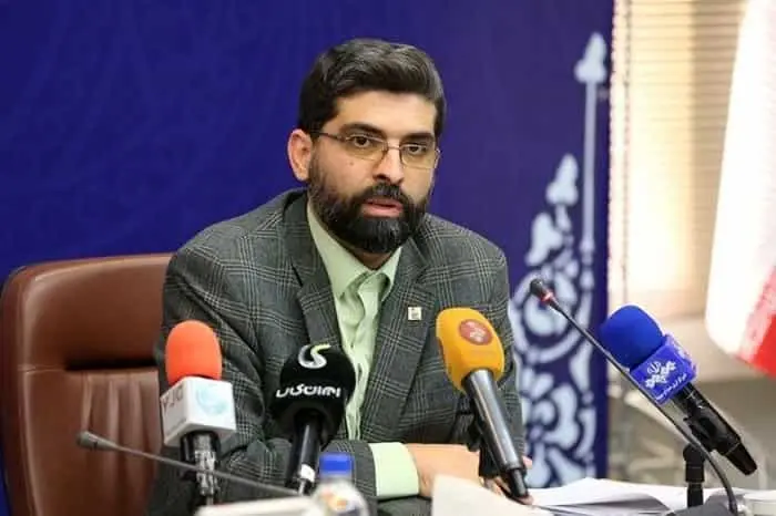 عرضه خودرو در بورس کالا موجب گرانی و آسیب به مصرف‌کننده می‌شود