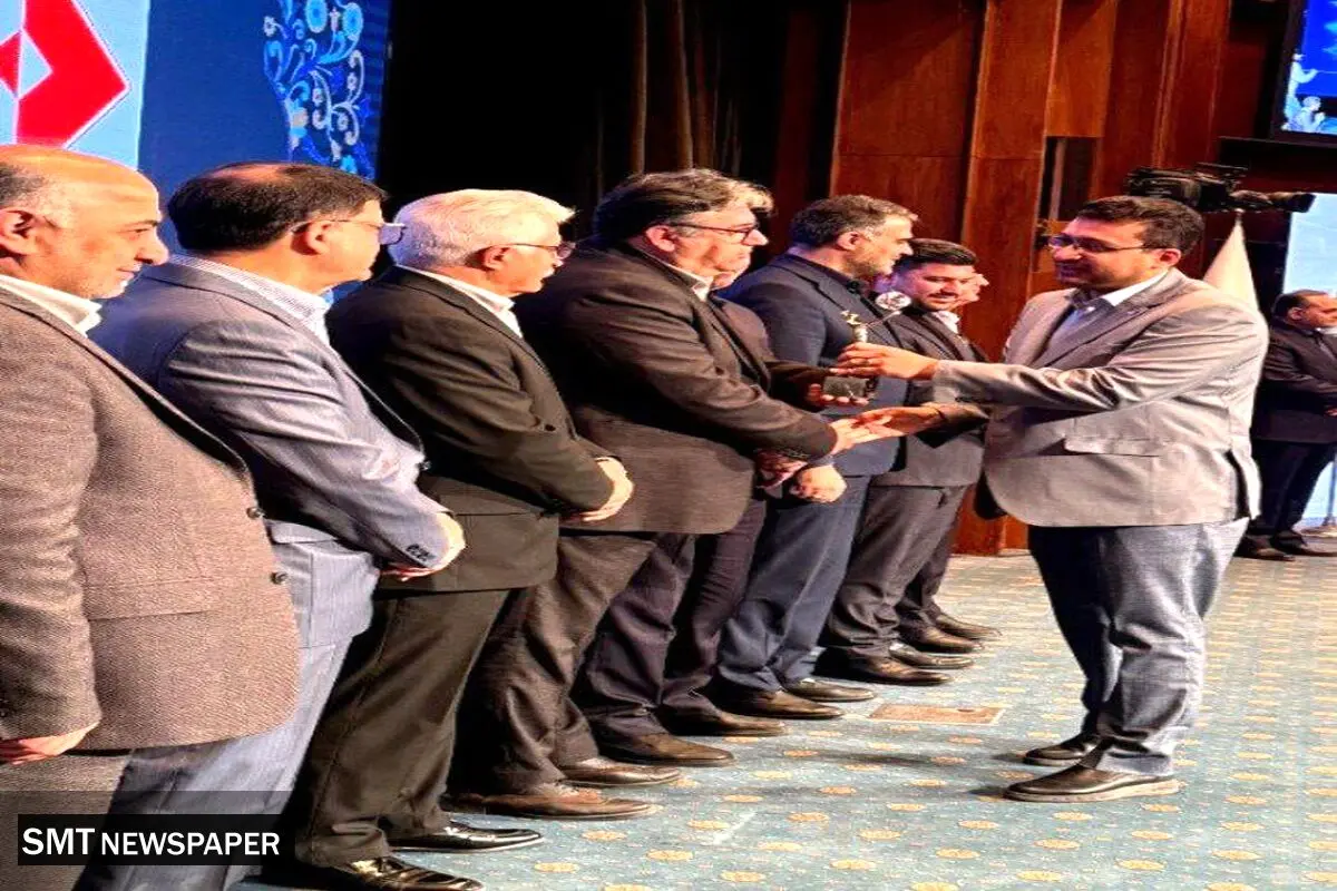 دریافت تندیس و لوح تقدیر «واحد برتر صنعتی» توسط شرکت دانش بنیان طرح و تکامل میهن 