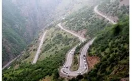 آزادراه شمال و جاده چالوس برای چهارمین روز متوالی یک‌طرفه شد