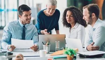 اولین برخورد با مشتری چگونه باید باشد؟ معرفی تکنیک ها و ترفندها