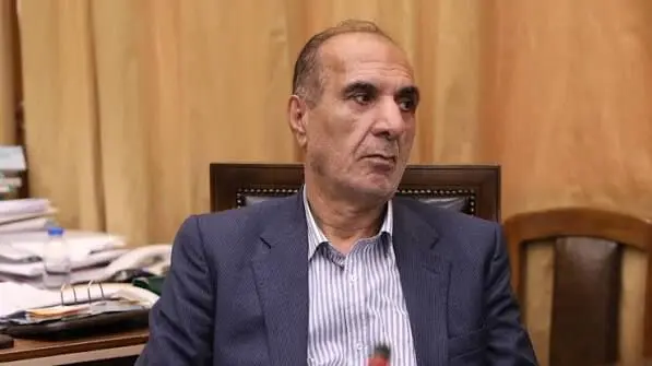 بانک مرکزی باید با اصلاح قانون به مجلس به صورت مستقیم در زمینه وضعیت ارز و تورم پاسخ بدهد