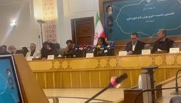 صادق: با تکیه بر قانون به تخلفات رسیدگی می‌کنیم