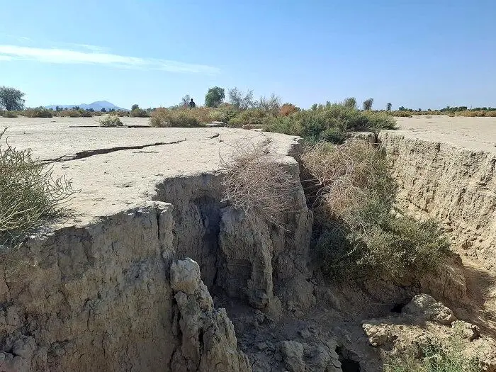 فرونشست ۱۰۶ دشت ایران