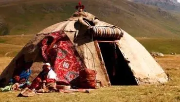 چادر عشایر بر سر گردشگران