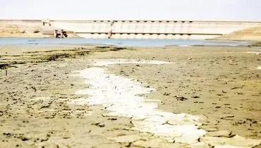 بر پرتگاه ورشکستگی آبی
