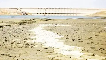 بر پرتگاه ورشکستگی آبی